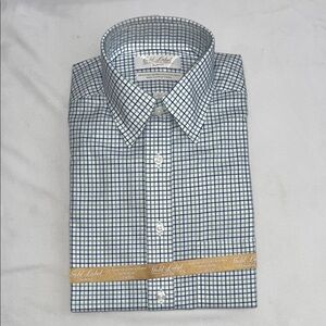 Roundtree & Yorke Blue and White Dress Shirt